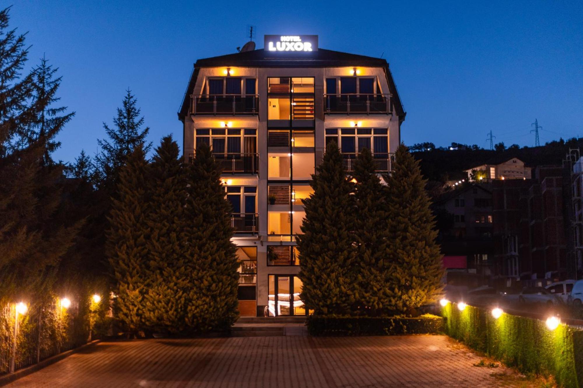 Hotel Luxor Priștina Exterior foto